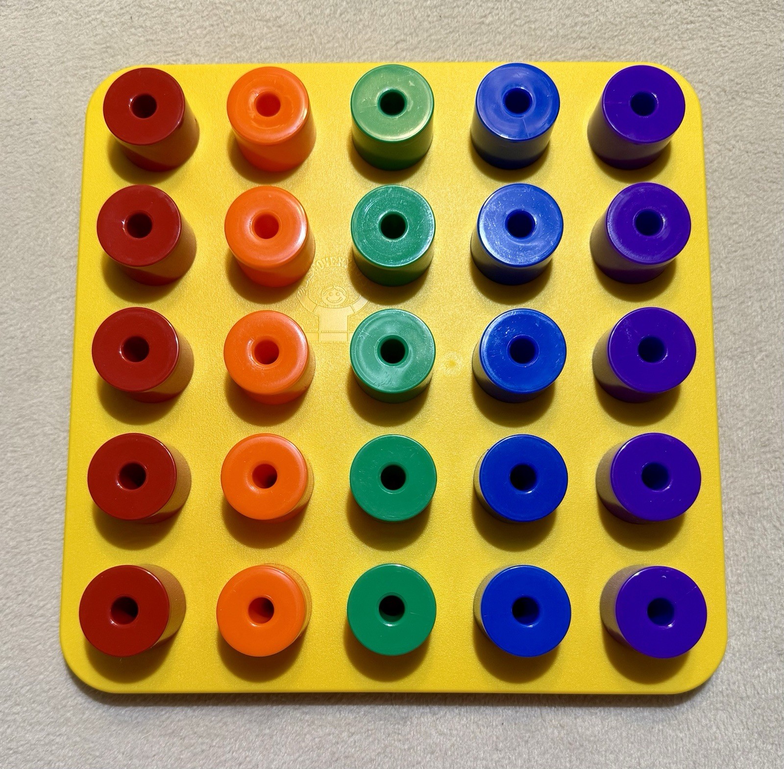 Vintage 1990 DISCOVERY TOYS GIANT PEGBOARD 18 Months Fine Motor Toys Complete