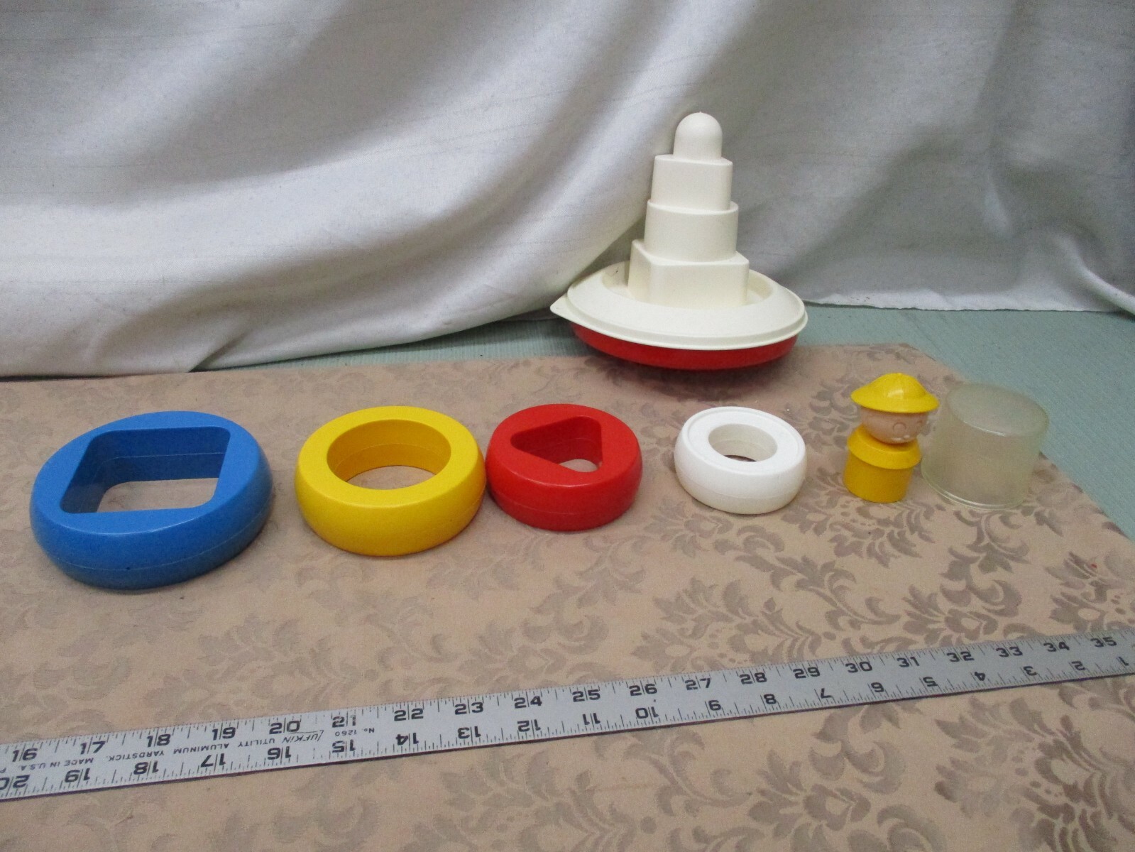 Vintage Tupperware CHILDRENS Tuppertoys Little Lighthouse Shape Sorter Bath Toy