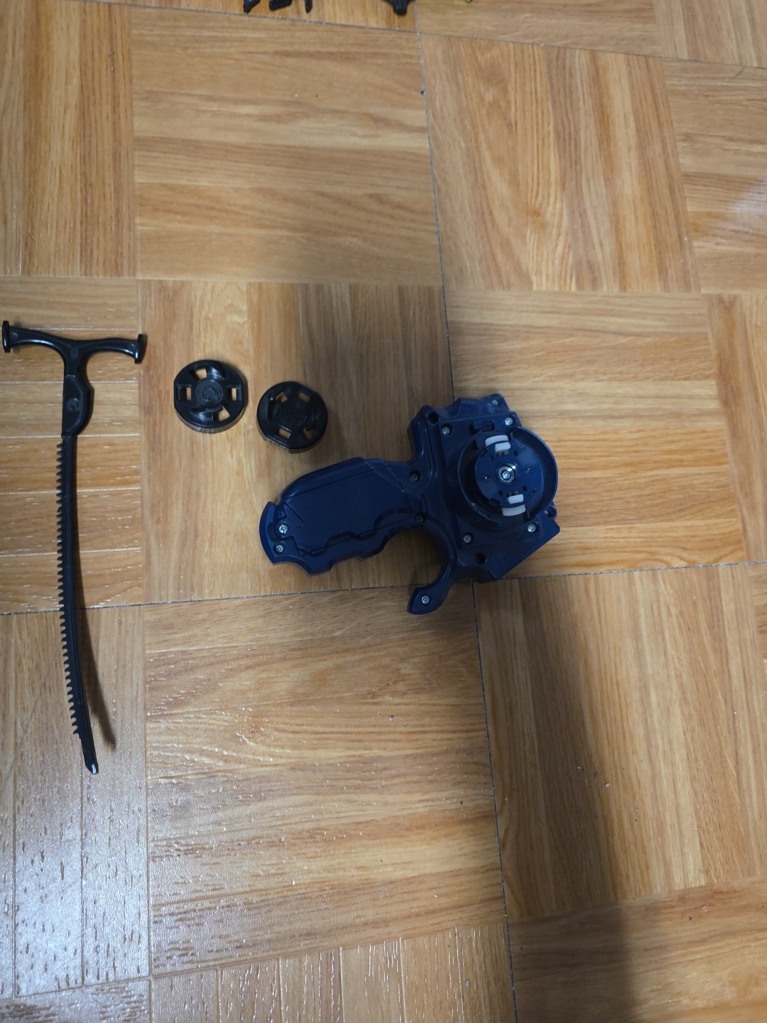 2010 Hasbro Beyblade Launcher Metal Masters – Beyblader Gear Rip Complete