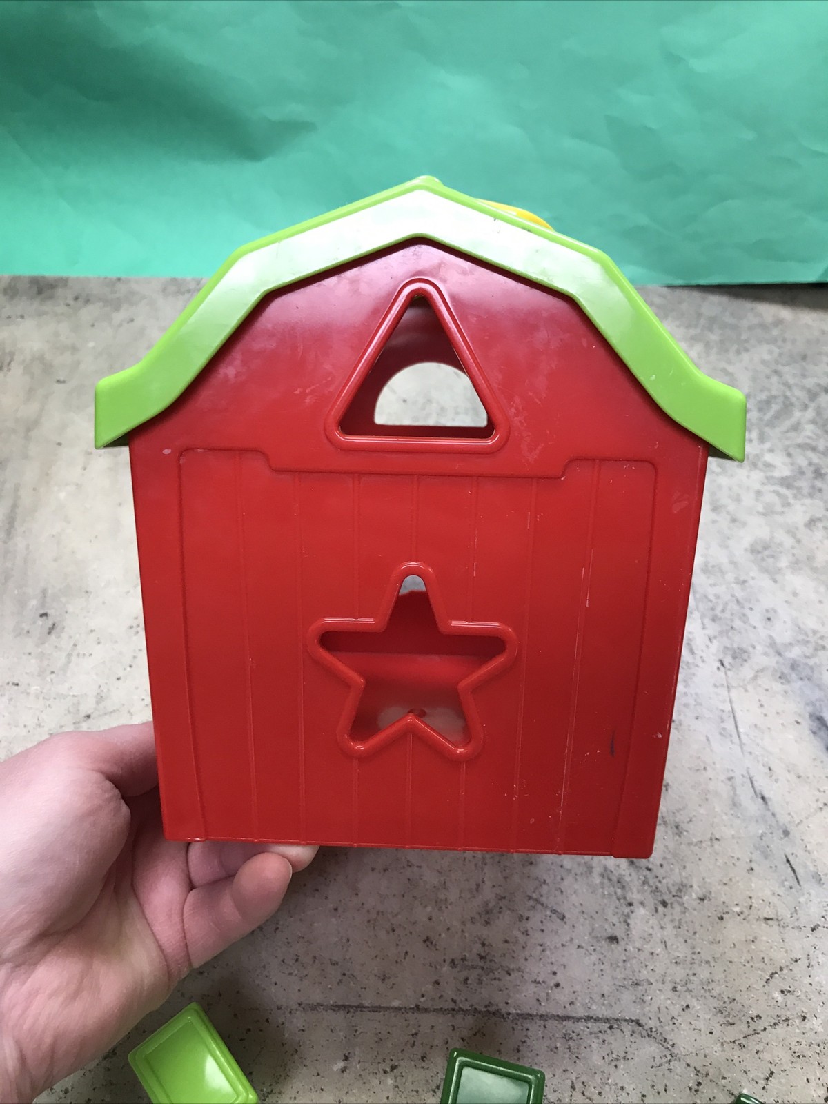 Tomy John Deere Barnyard Shape Sorter Complete 14 Shapes Door Opens & Closes