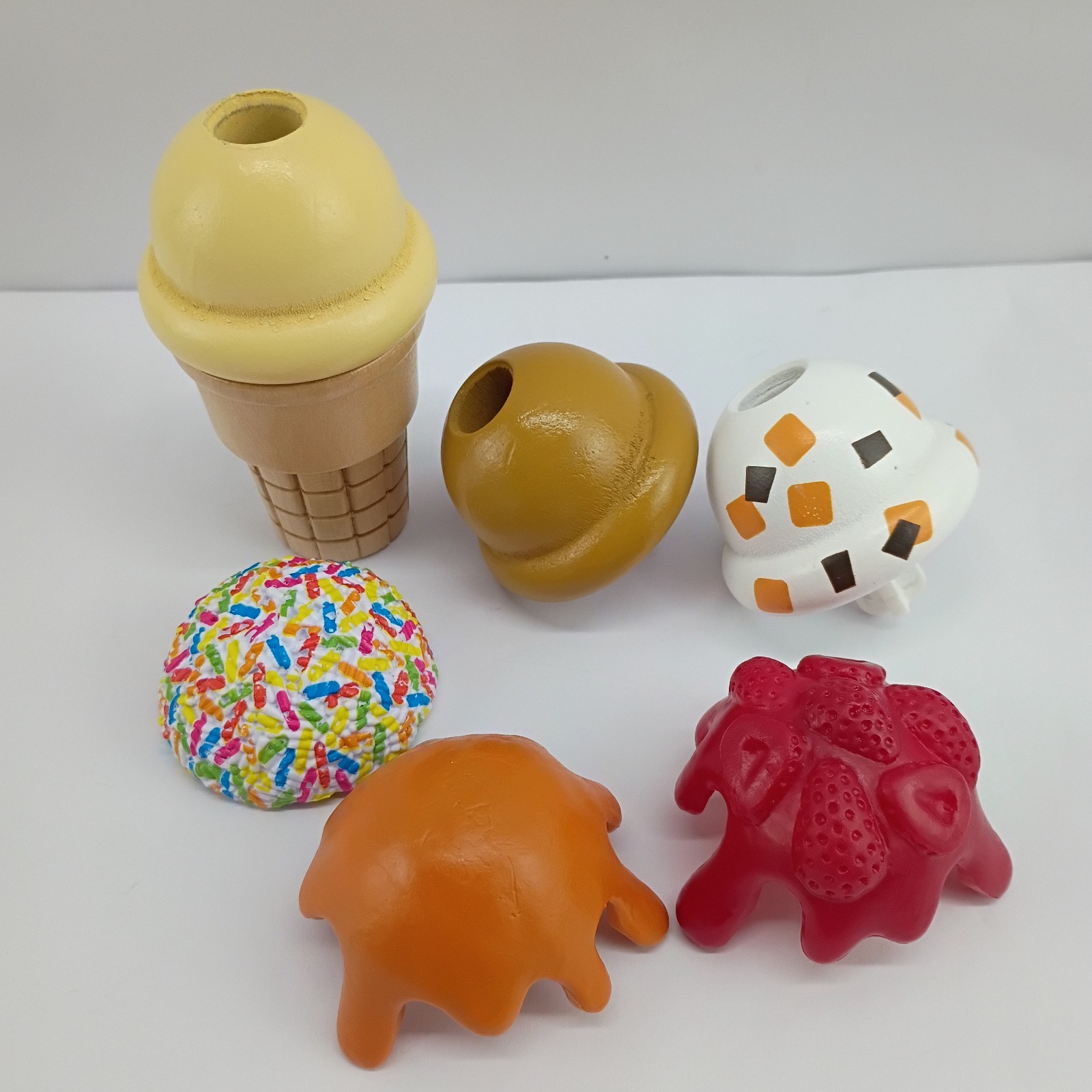 Melissa & Doug Scoop & Serve Ice Cream Counter Replacement Cone, 3 Scoops ++More