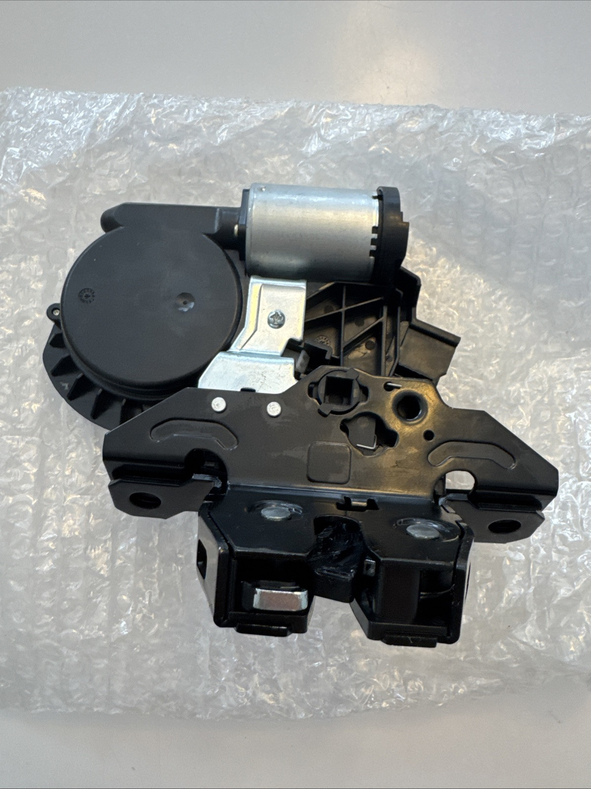 KO10274 Liftgate Lock Actuator Rear Trunk Latch Motor Fit Chevy Suburban Tahoe