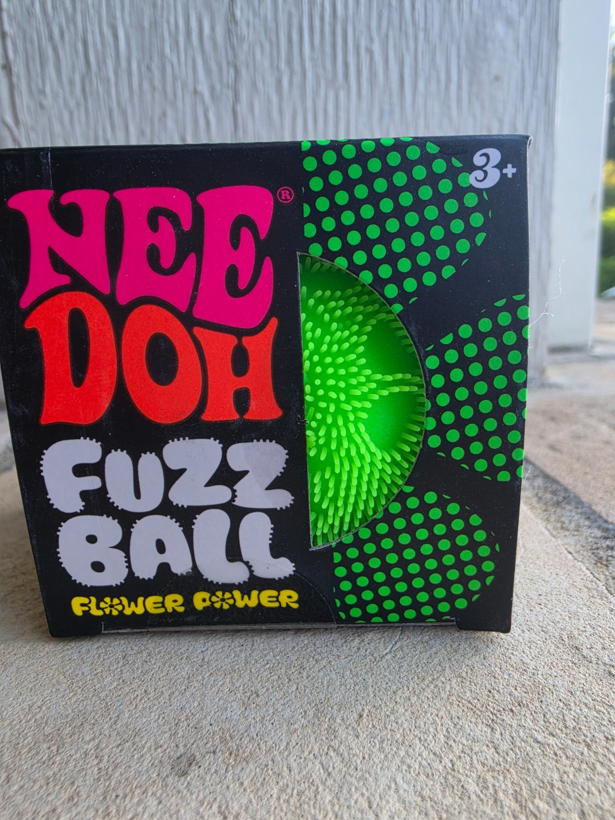 NeeDoh Fuzz Ball – GREEN Flower Power