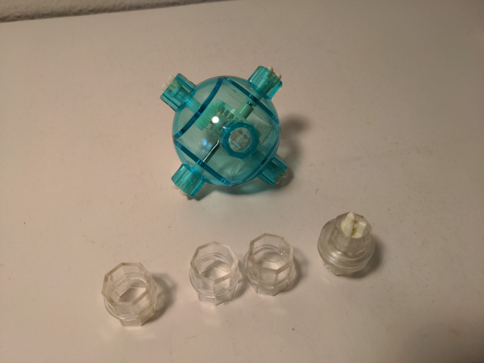 Capsela Parts – Crown Screw Capsule with 3 Connectors & 1 Drive Connect