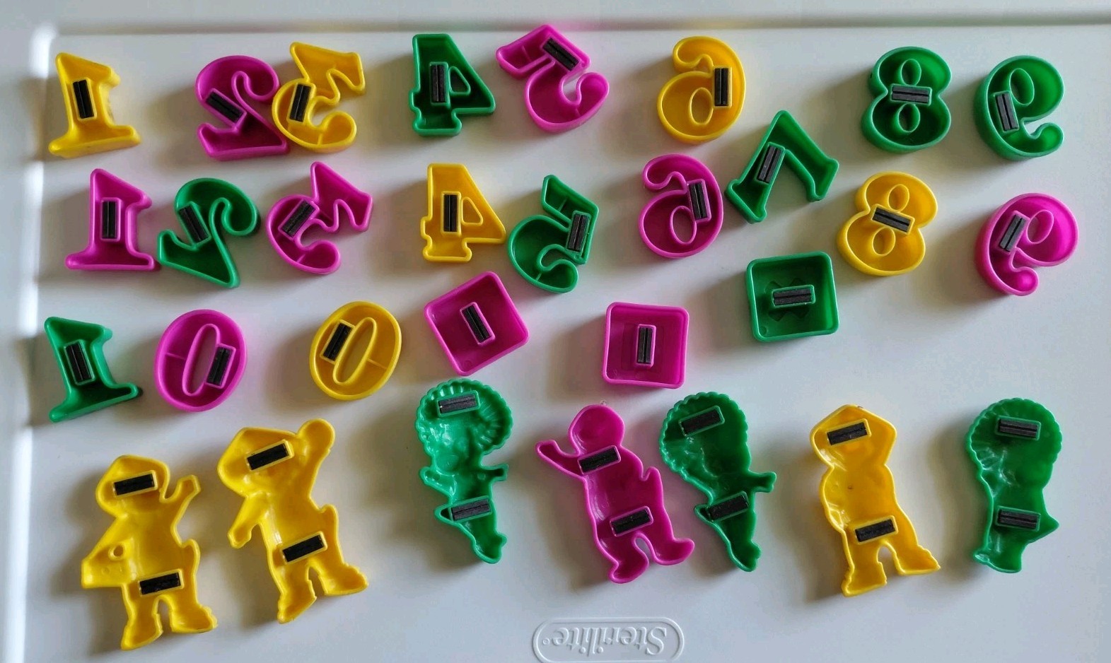 Vtg 1997 Barney & Friends Magnetic Numbers set BJ Baby Bop 30 Pieces 90s