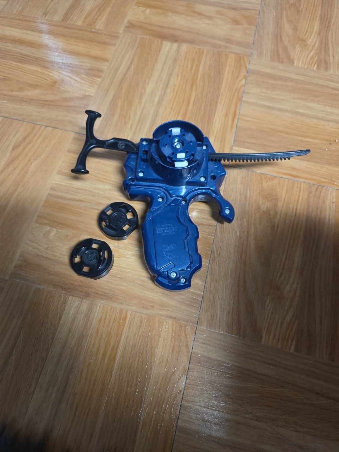 2010 Hasbro Beyblade Launcher Metal Masters – Beyblader Gear Rip Complete
