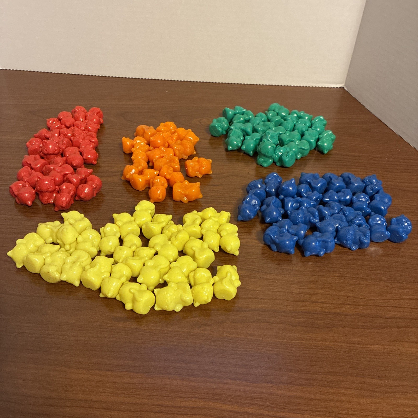 Rainbow Counting Sorting Colors Plastic Cats 113pc