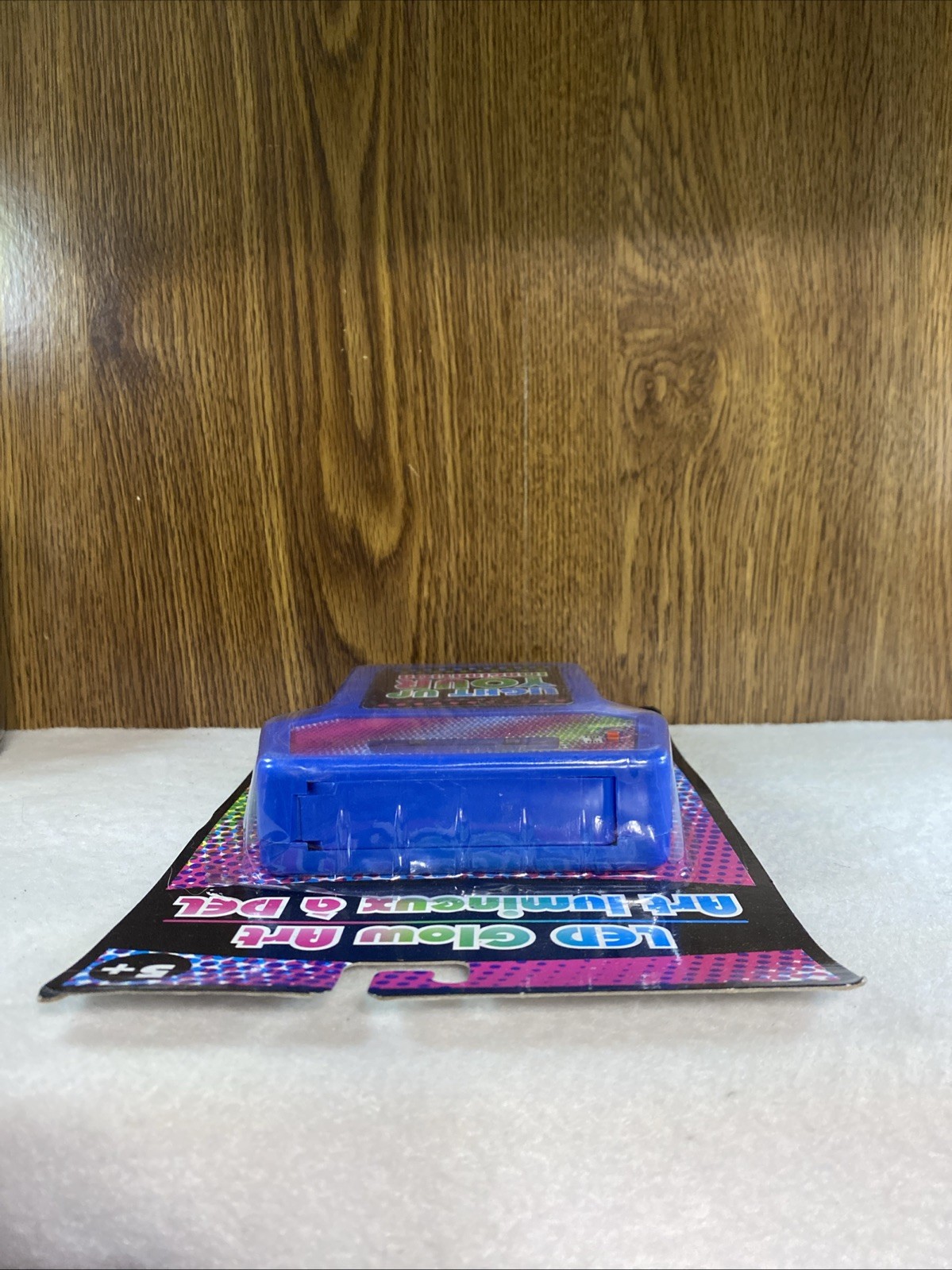 LED Glow Art Light Up Your Imagination Ages 5+. READ.