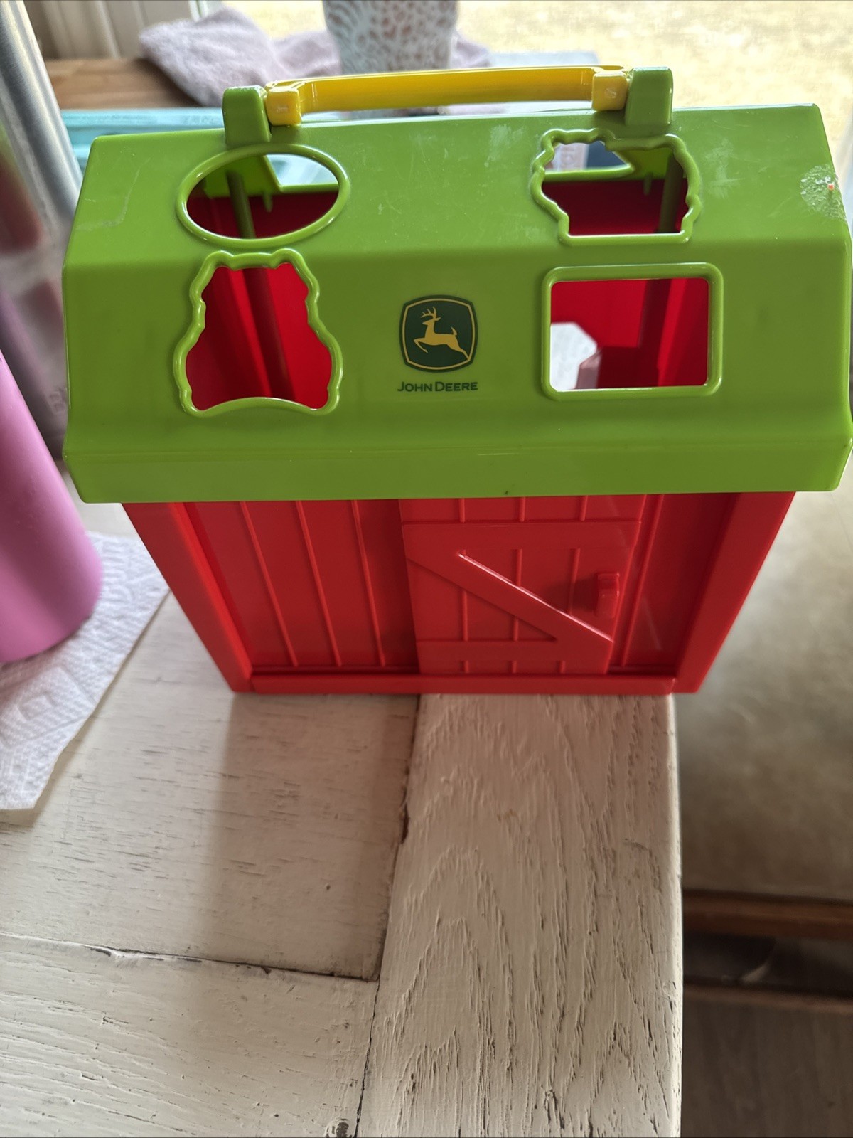 TOMY John Deere Barnyard Shape Sorter 14 Shapes Door Opens & Closes