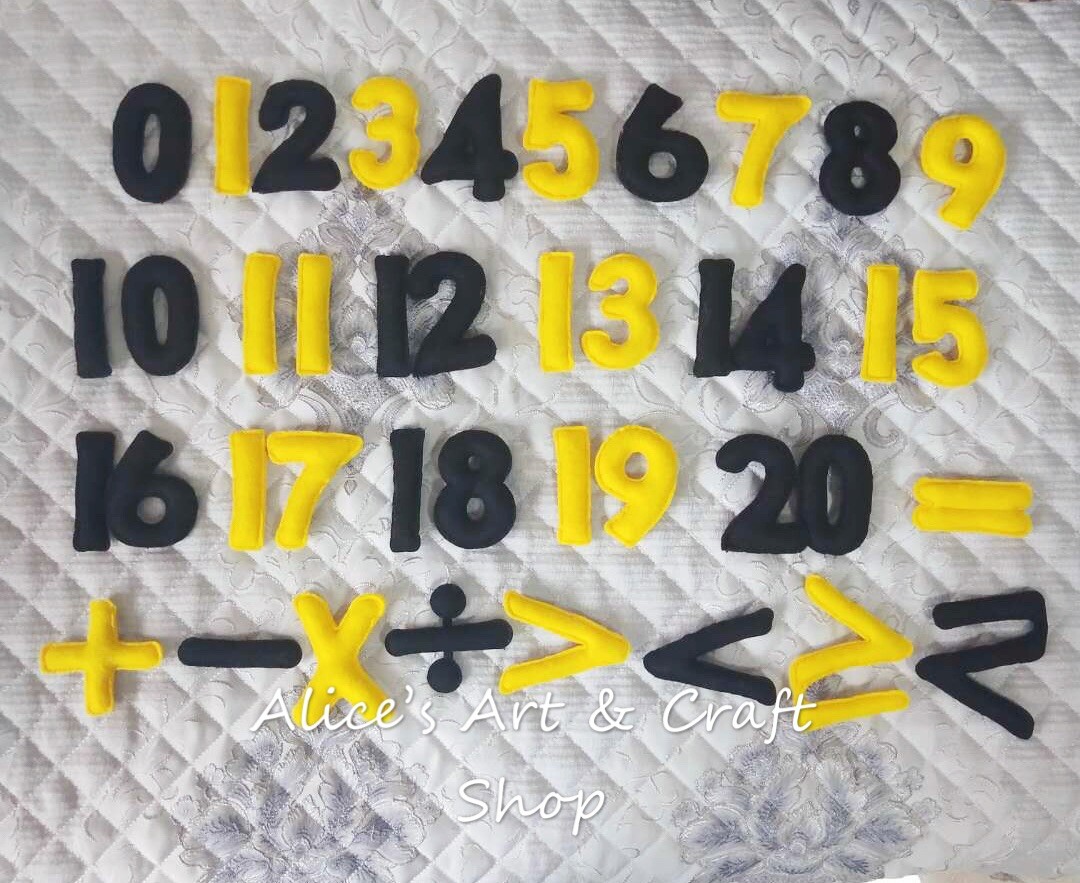 Felt 0-12 Months For Pic Record With 4 Color Option And Come With 0-12 Numbers