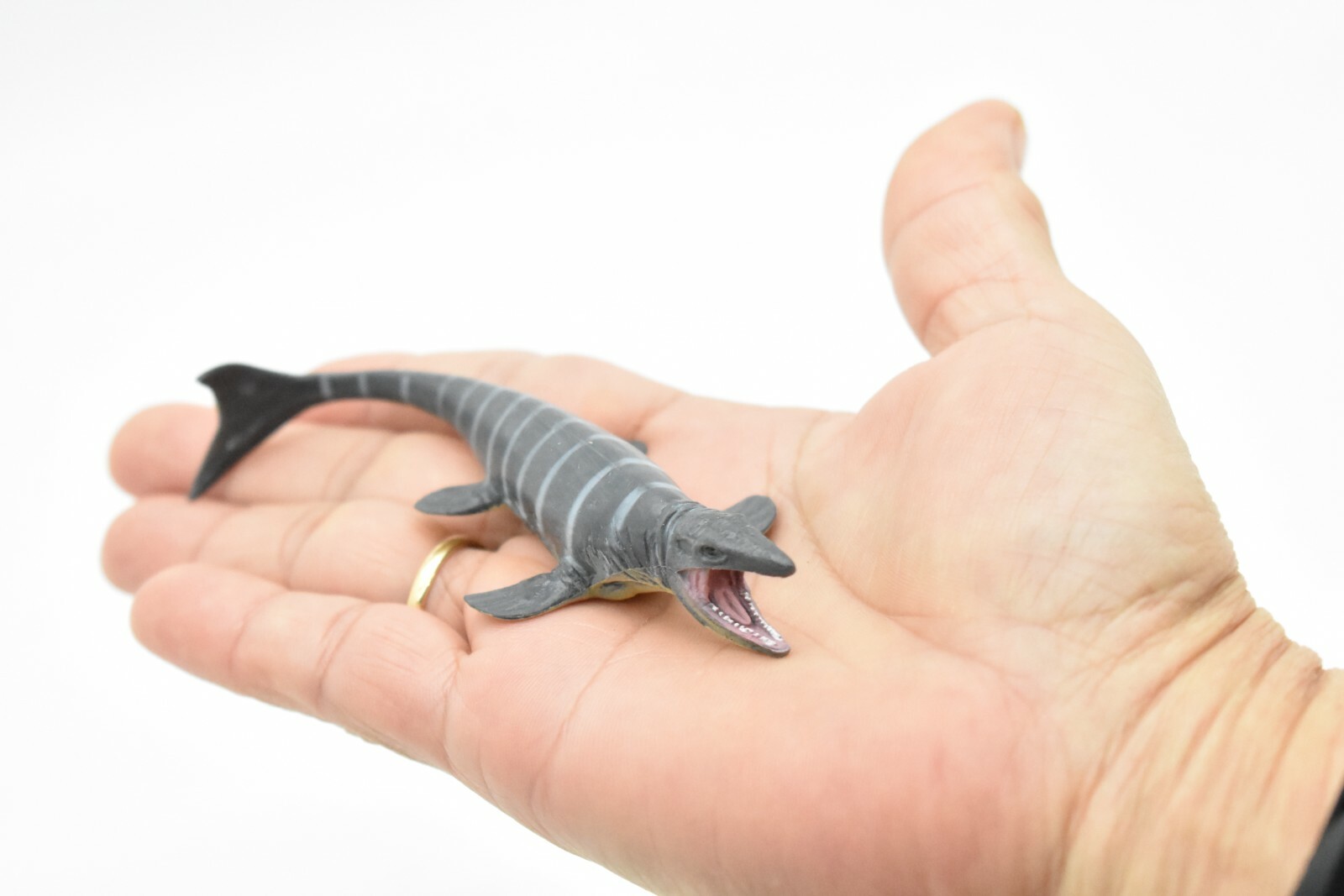 Mosasaurus Dinosaur, Very Nice Rubber Replica 4″ F8112-B117