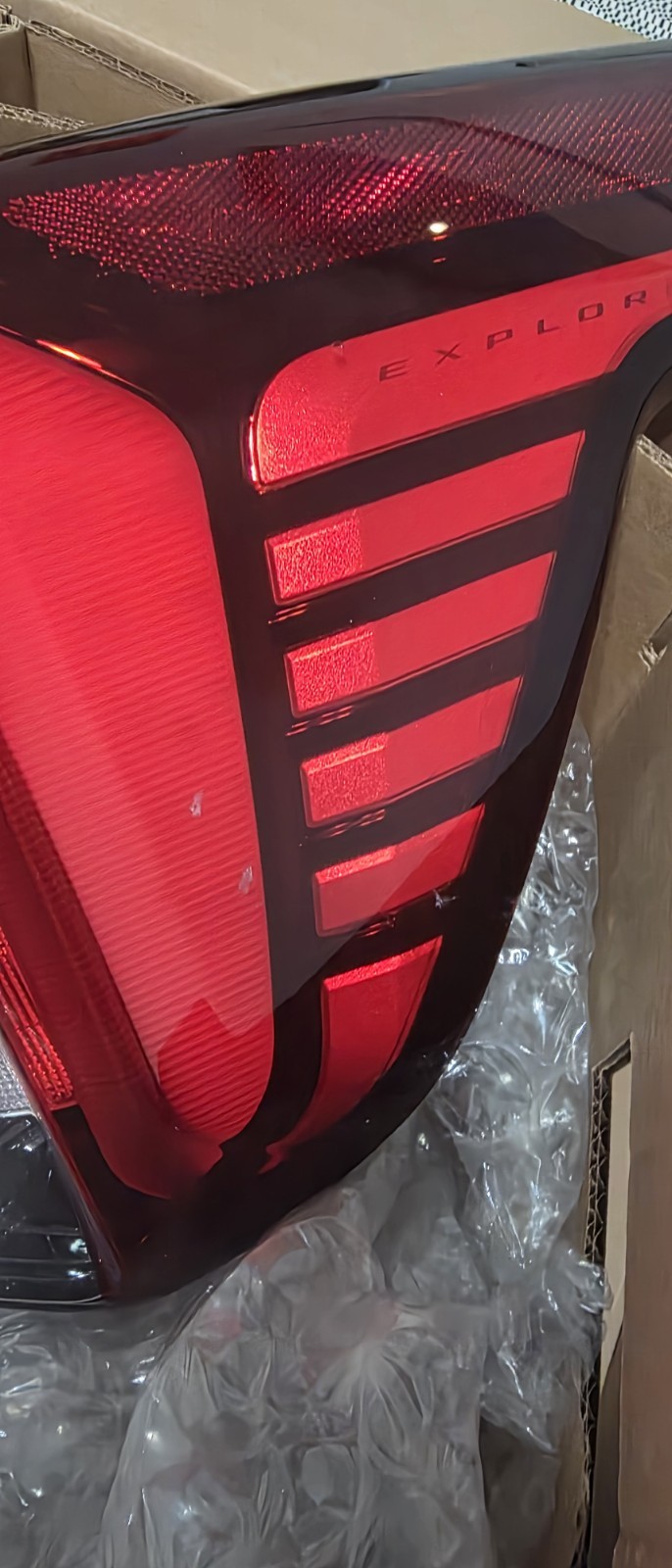 OEM Ford Explorer Right Tail Light Lamp Assembly RB5B-13404-AF 2025 26 chipped