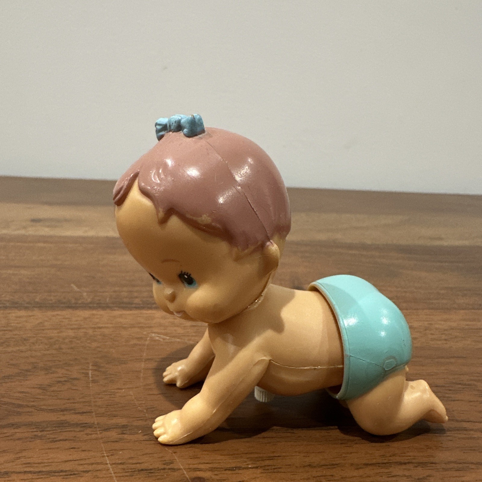 Vintage Tomy 1977 Wind Up Toy Crawling Baby Girl Blue Diaper & Hairbow ~ Tested