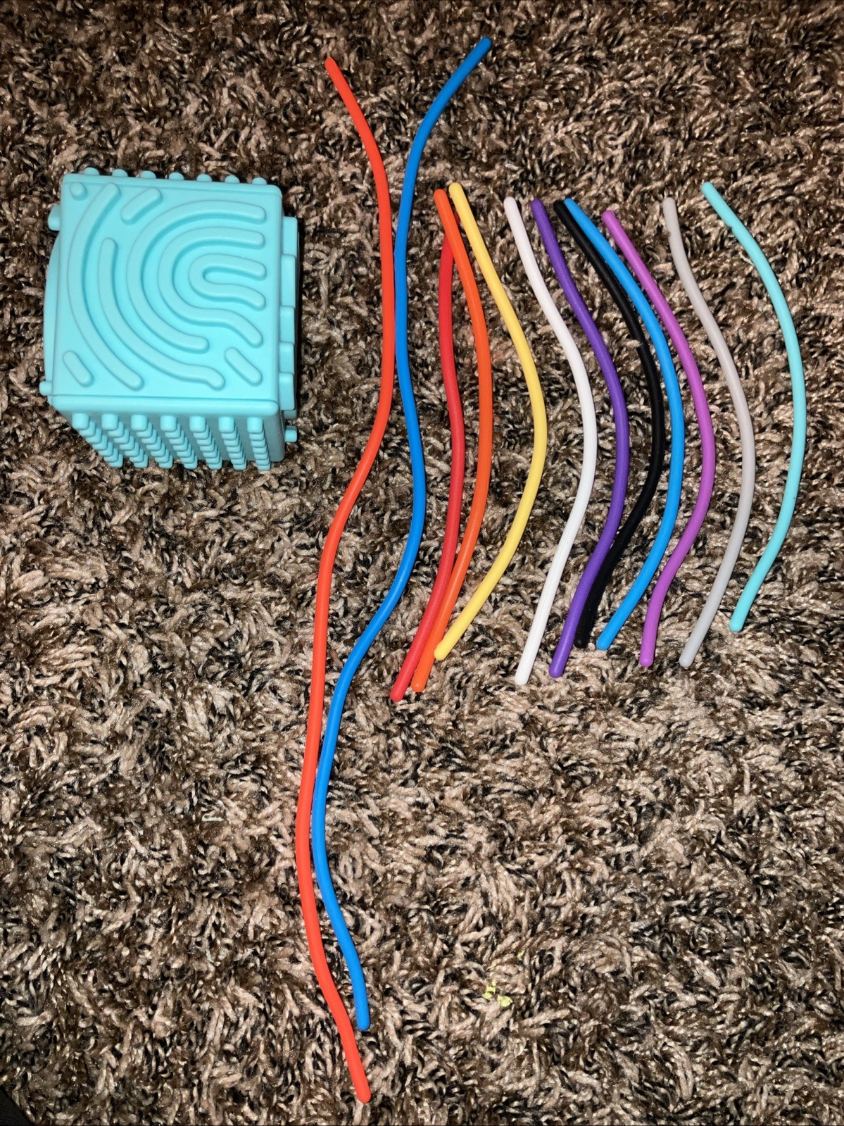 Sensory Activity Board for Kids, Travel Fidget Toys Silicone Calm Down Toy Cube