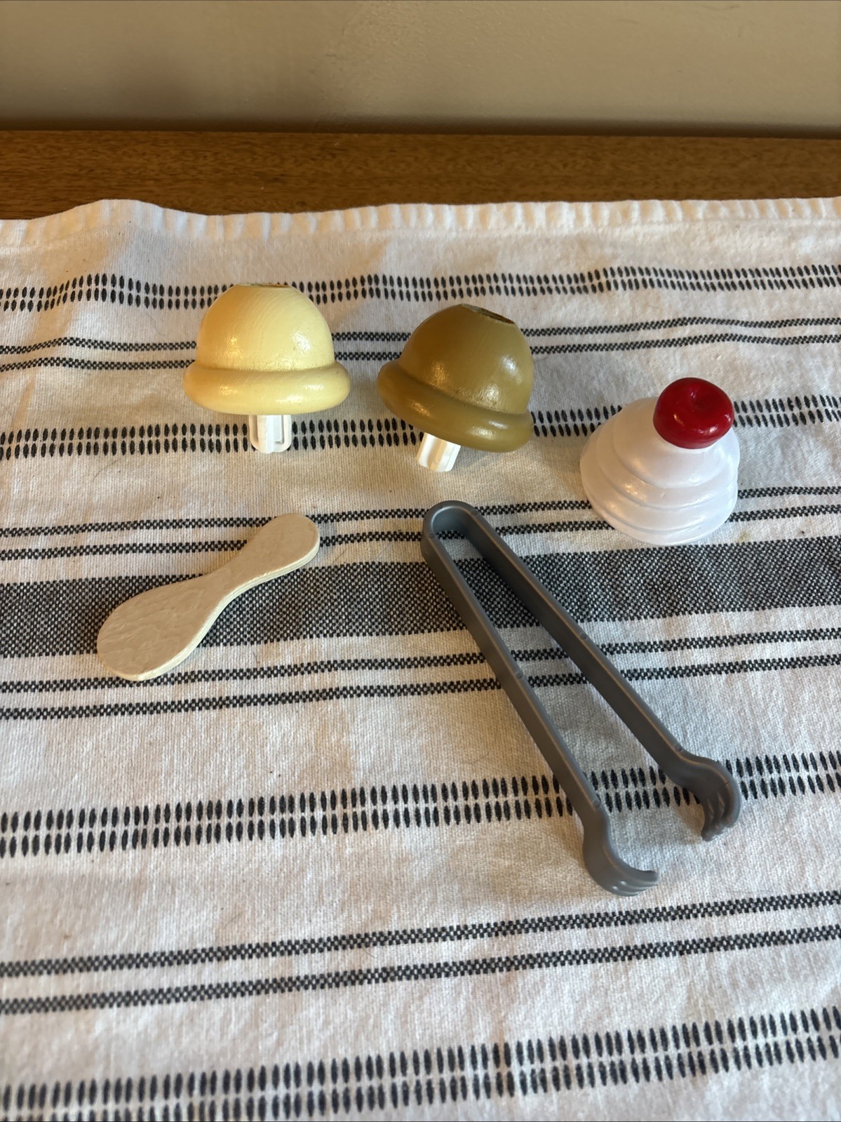 Melissa & Doug Scoop and Serve Ice Cream Counter Replacement Pieces
