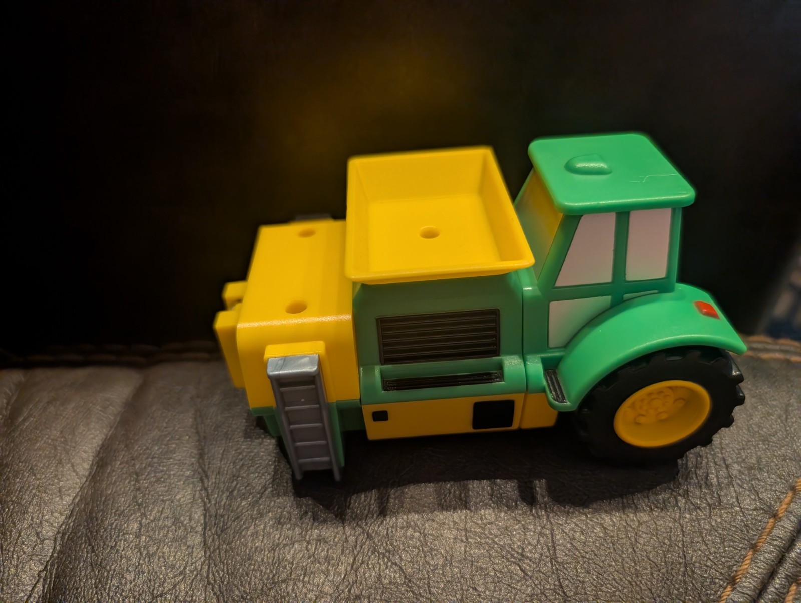 Popular Playthings Magnetic Mix or Match Farm Vehicles – Popular Farms