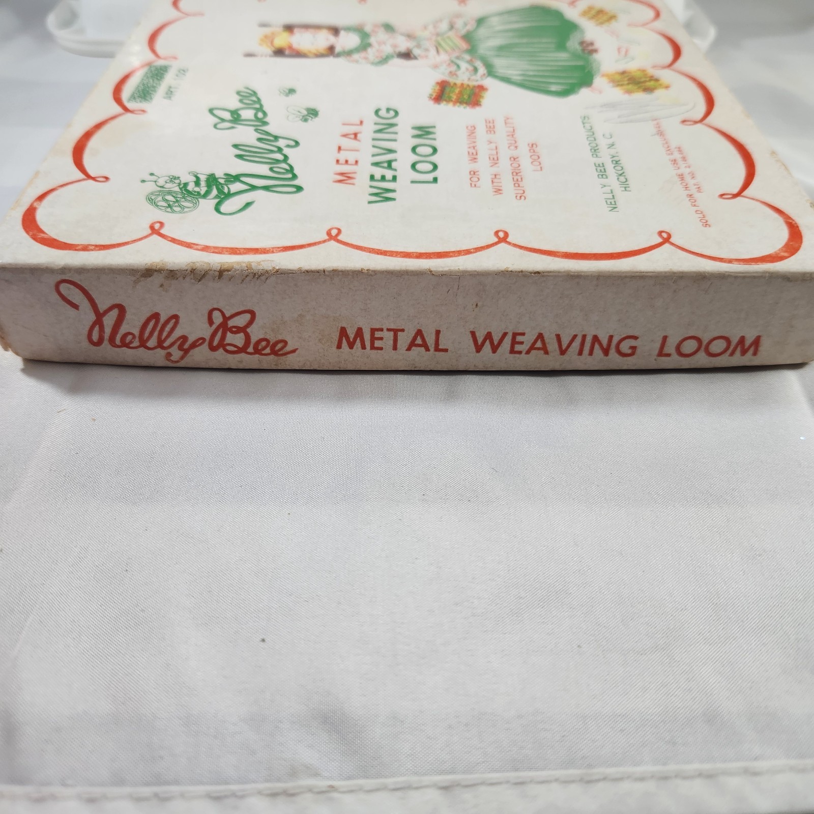 Nelly Bee Product Vintage Metal Weaving Loom Art 102