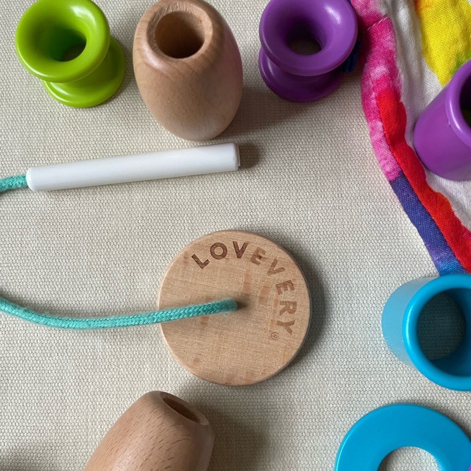 Lovevery Threadable Bead Kit and Drawstring Bag 16-18 months