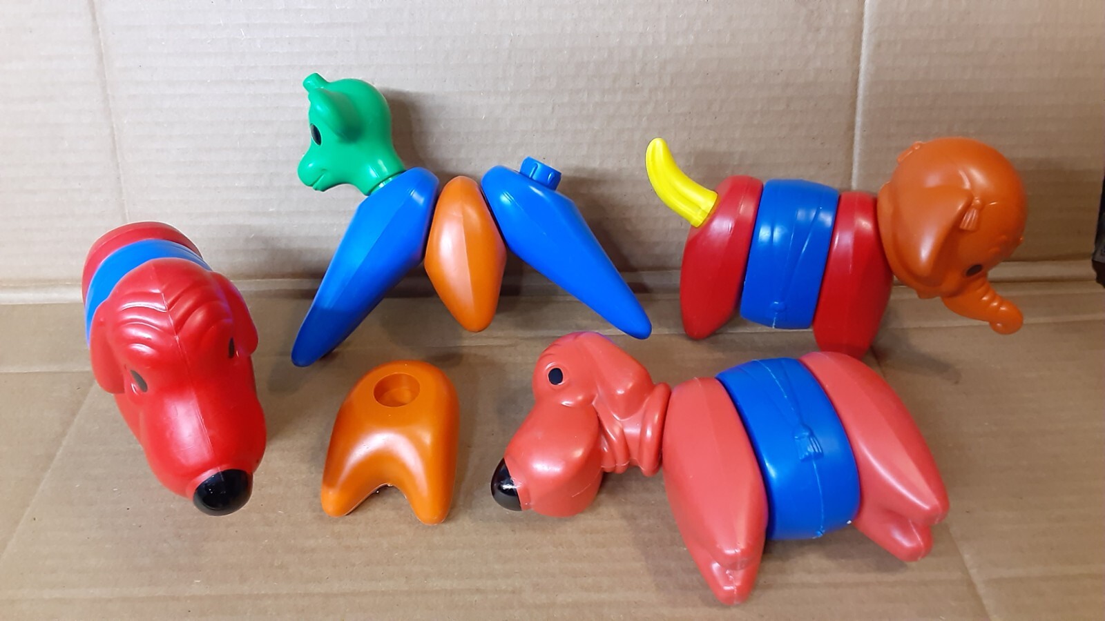Vintage Tupperware Tuppertoys Zoo it yourself Animal building toy lot 18 pieces