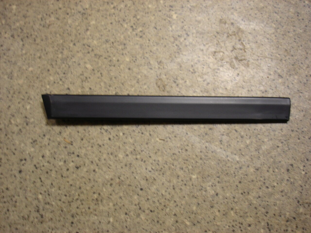 For BMW 5 E34 1988 – 1995 Front Middle Trim Moulding To Fender LEFT side NEW