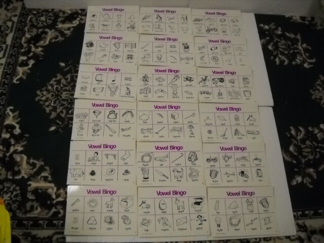 Vintage Trend Vowel Bingo Educational Game With Laminated Cards 1977 Brand New!