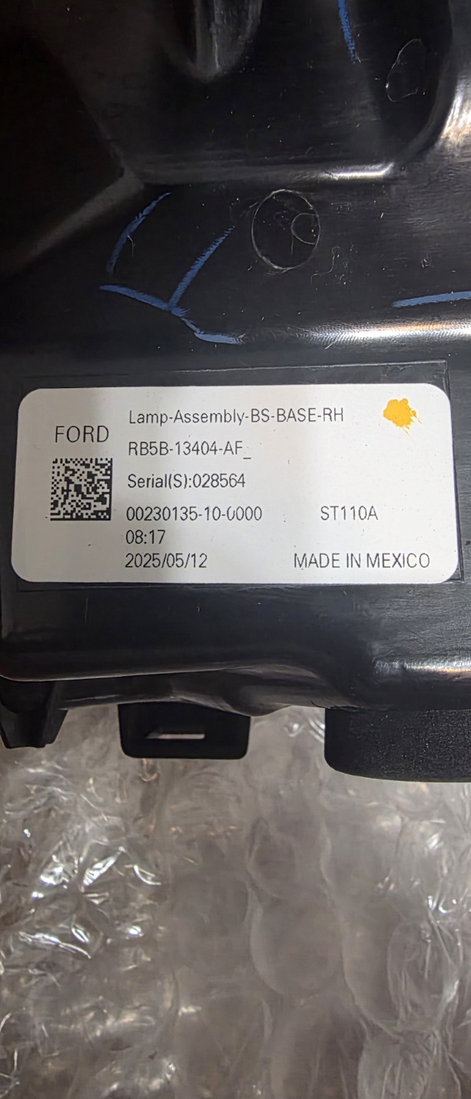 OEM Ford Explorer Right Tail Light Lamp Assembly RB5B-13404-AF 2025 26 chipped