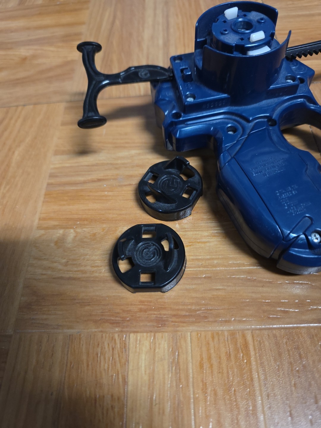 2010 Hasbro Beyblade Launcher Metal Masters – Beyblader Gear Rip Complete