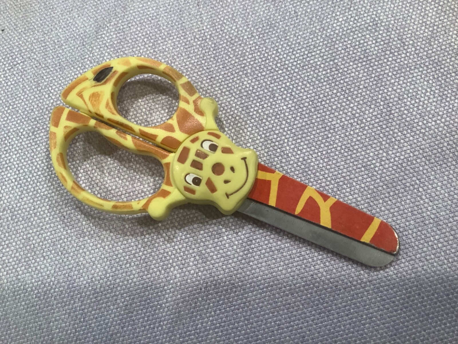 Westcott KIDS SAFETY SCISSORS: Blunt Tip, Right or Left Handed : Giraffe