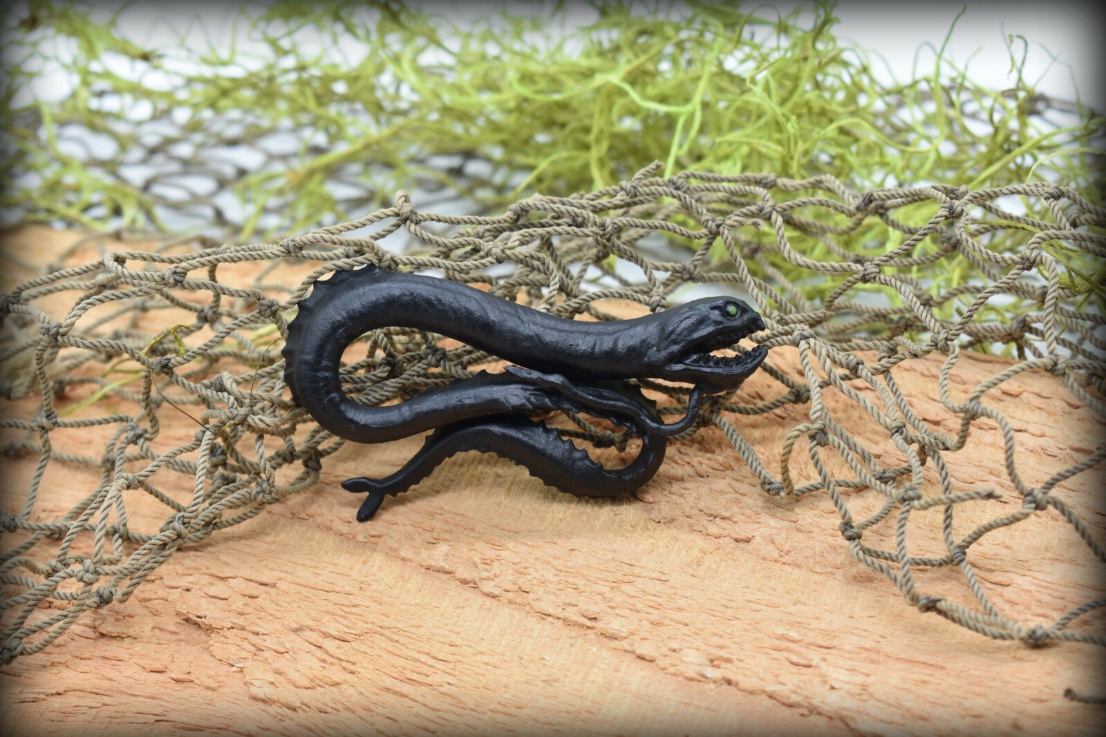 Dragonfish Realistic Toy Plastic Replica 3 1/4″ Black Fish Model F3681 B10