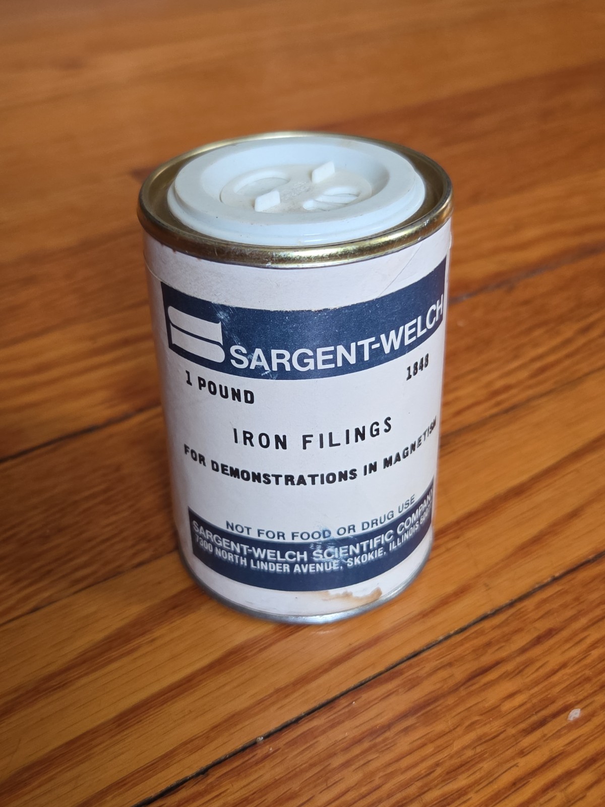 VTG NOS Sargent-Welch Magnets Iron Filings, 1 Pound Jar with Shaker Lid