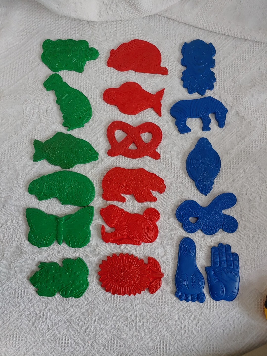 Plastic Rubber Like 4″ Animal Shapes Colors Educational Flat Manipulatives