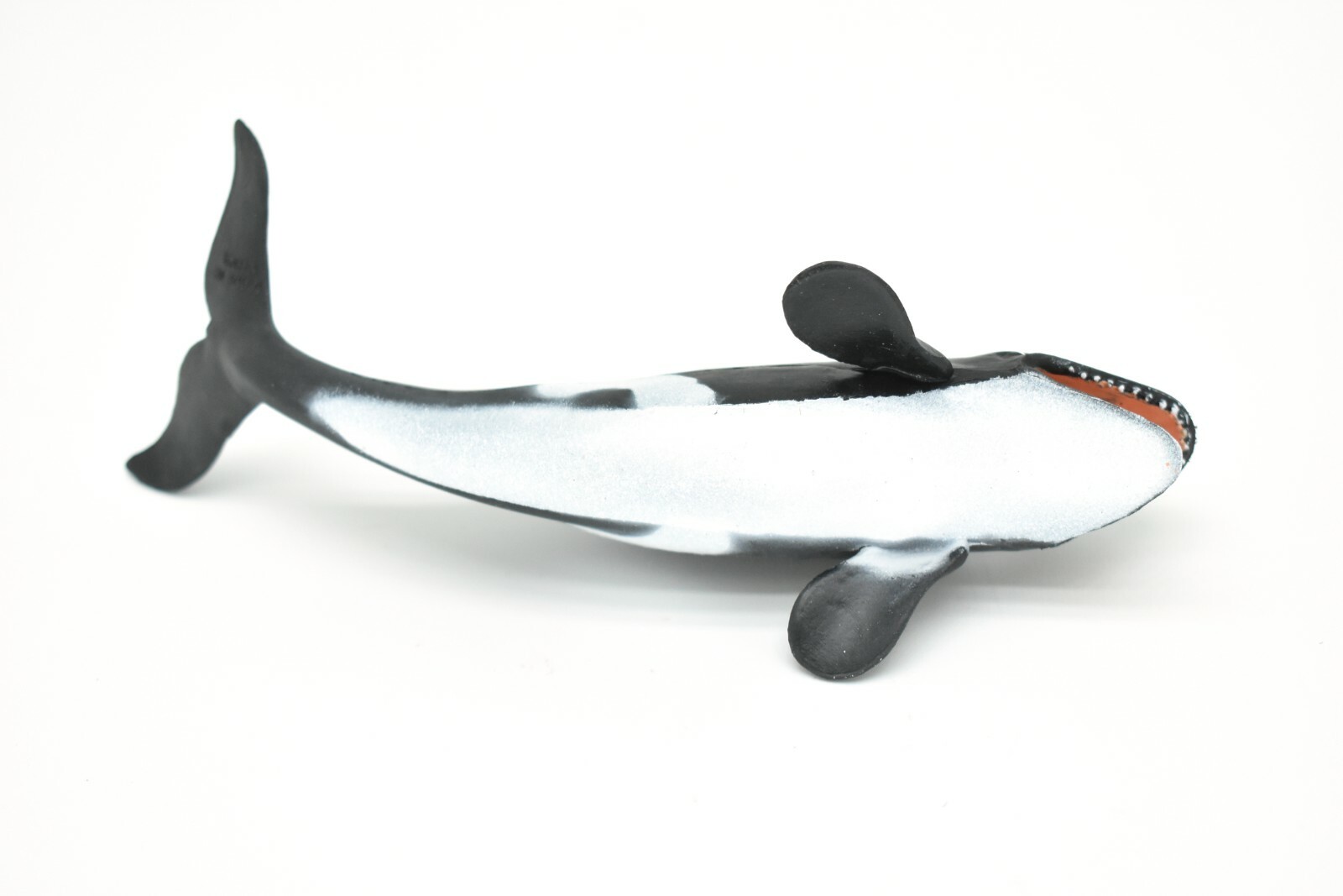 Orca, Killer Whale, Very Nice Rubber Replica 6″ – F472 B4