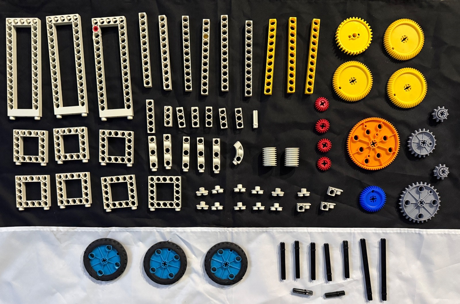Thames & Kosmos Educational Science 75 Pieces Parts Gears Wheels Building Piece