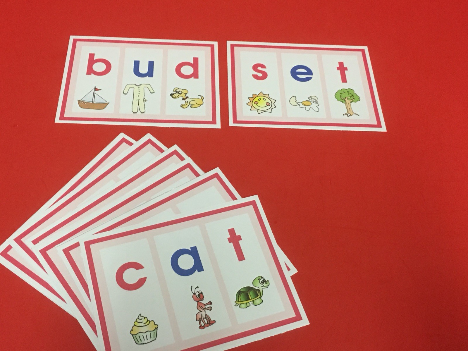 Pink Series Montessori – CVC LETTER & SOUNDS FLASHCARDS – 40 Laminated Cards