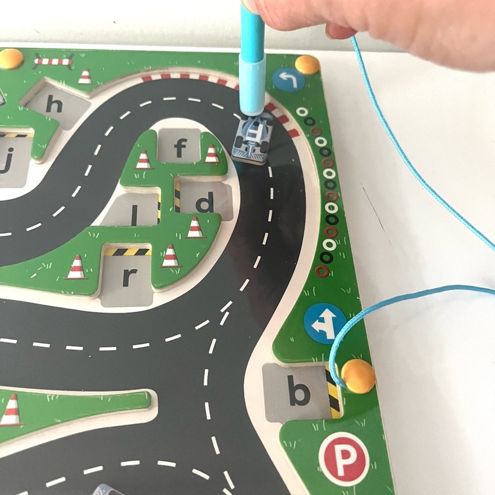 Magnetic Wand Wooden ABC Maze Racing Board Learning Toy NEW Green Racetrack Cars