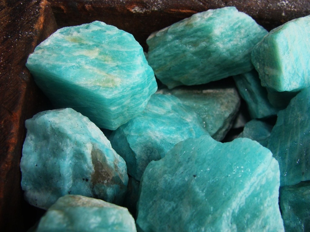 500 Carat Lots of Unsearched Natural Amazonite Rough – Plus a FREE Faceted Gem