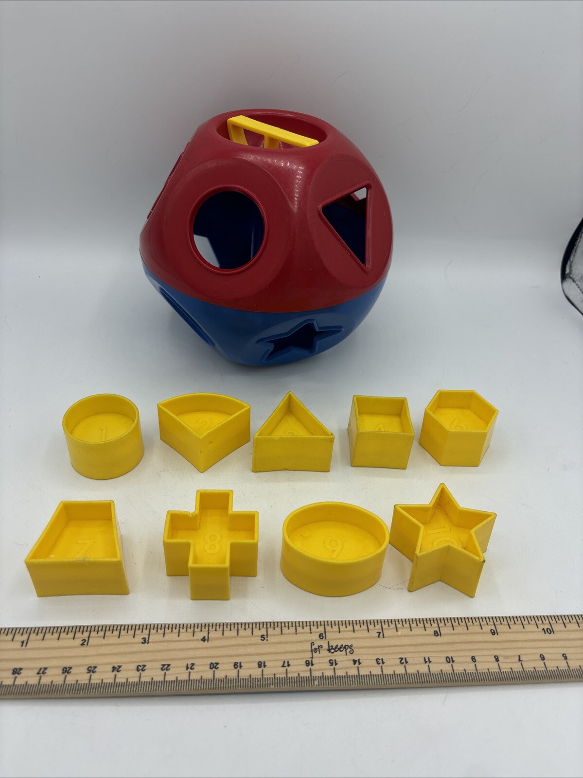 Vintage Tupperware Shape-O-Ball Red Blue. Missing 1 Shape (5) *incomplete*
