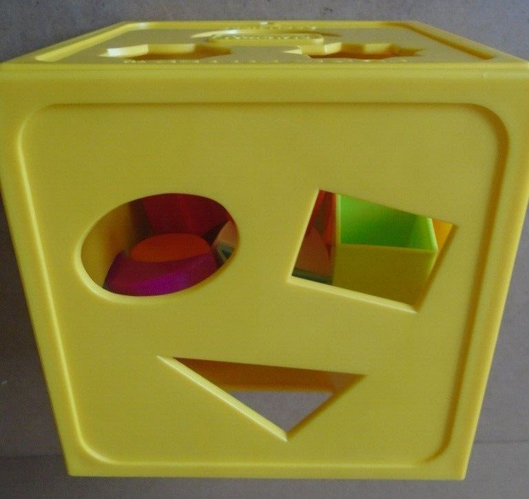 PLAYSKOOL FORM FITTER Shape Selection Toy (18 Shaped pcs.) Educational VTG 1986