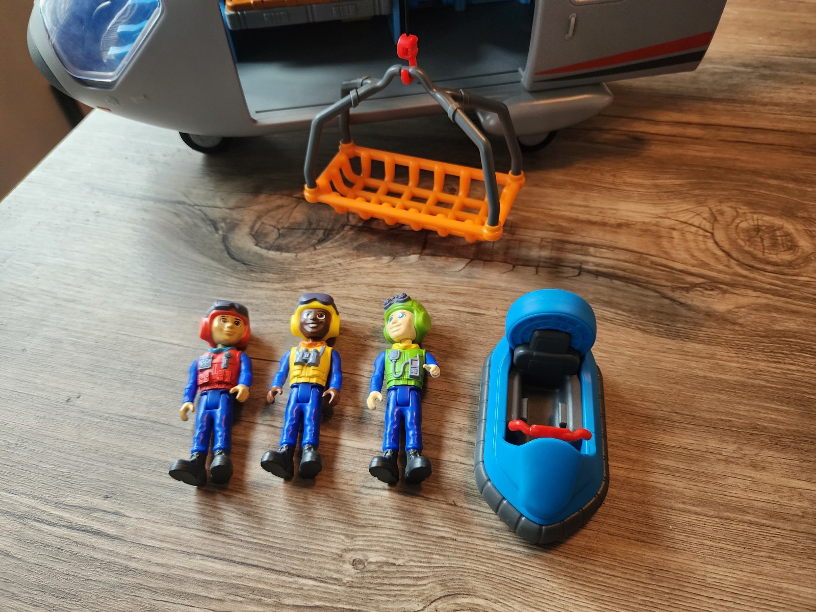 Lakeshore Ready for Takeoff! Adventure Helicopter 3 Figures & Accessories