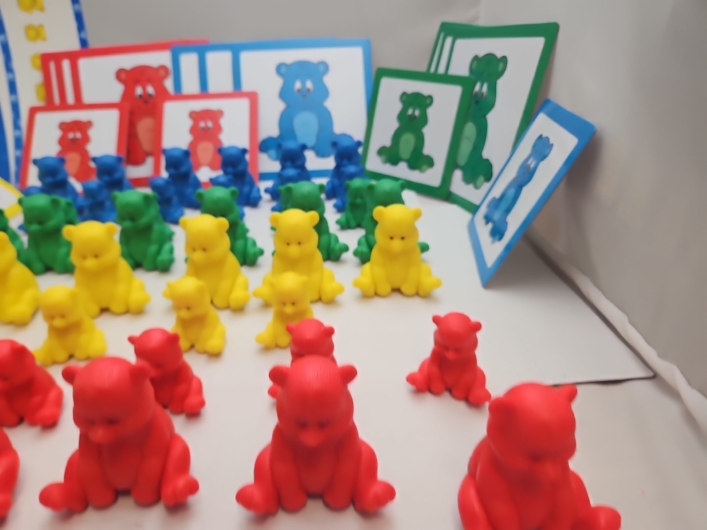 Lakeshore Learning My First Sorting Bears – Large/Small Bears w/Activity Cards