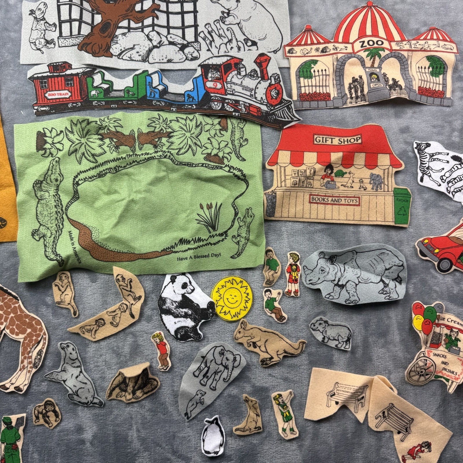 Educational Vintage Felt Zoo Play Set Animals Figures Train Gift Shop 30+ Pieces