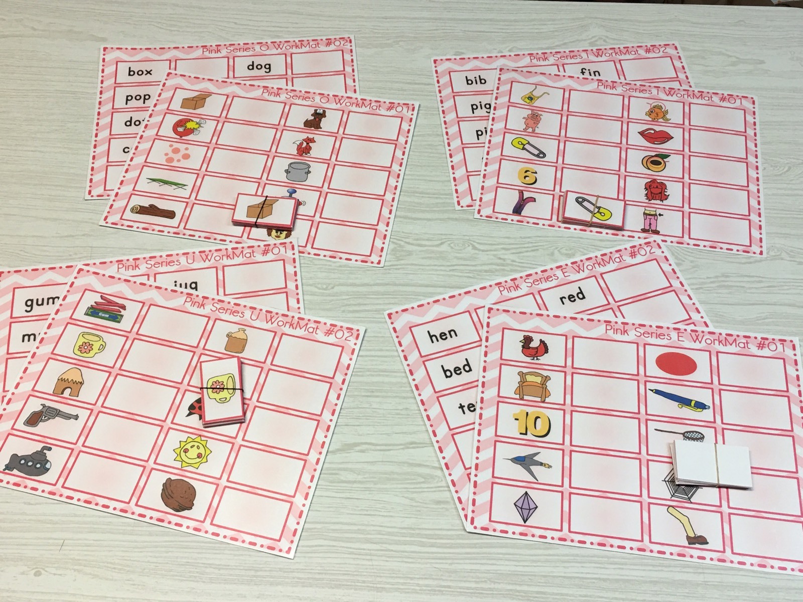 The Pink Series – Complete – Vowel Set – Laminated Mats And Card Sets Montessori