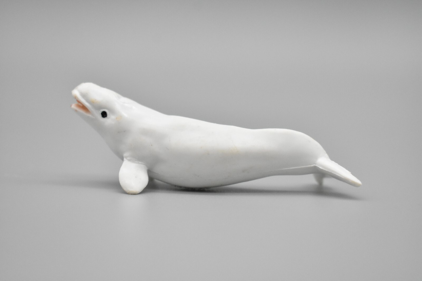 Beluga Whale, Very Nice Plastic Replica 2 1/2 inches long – F3504 B67