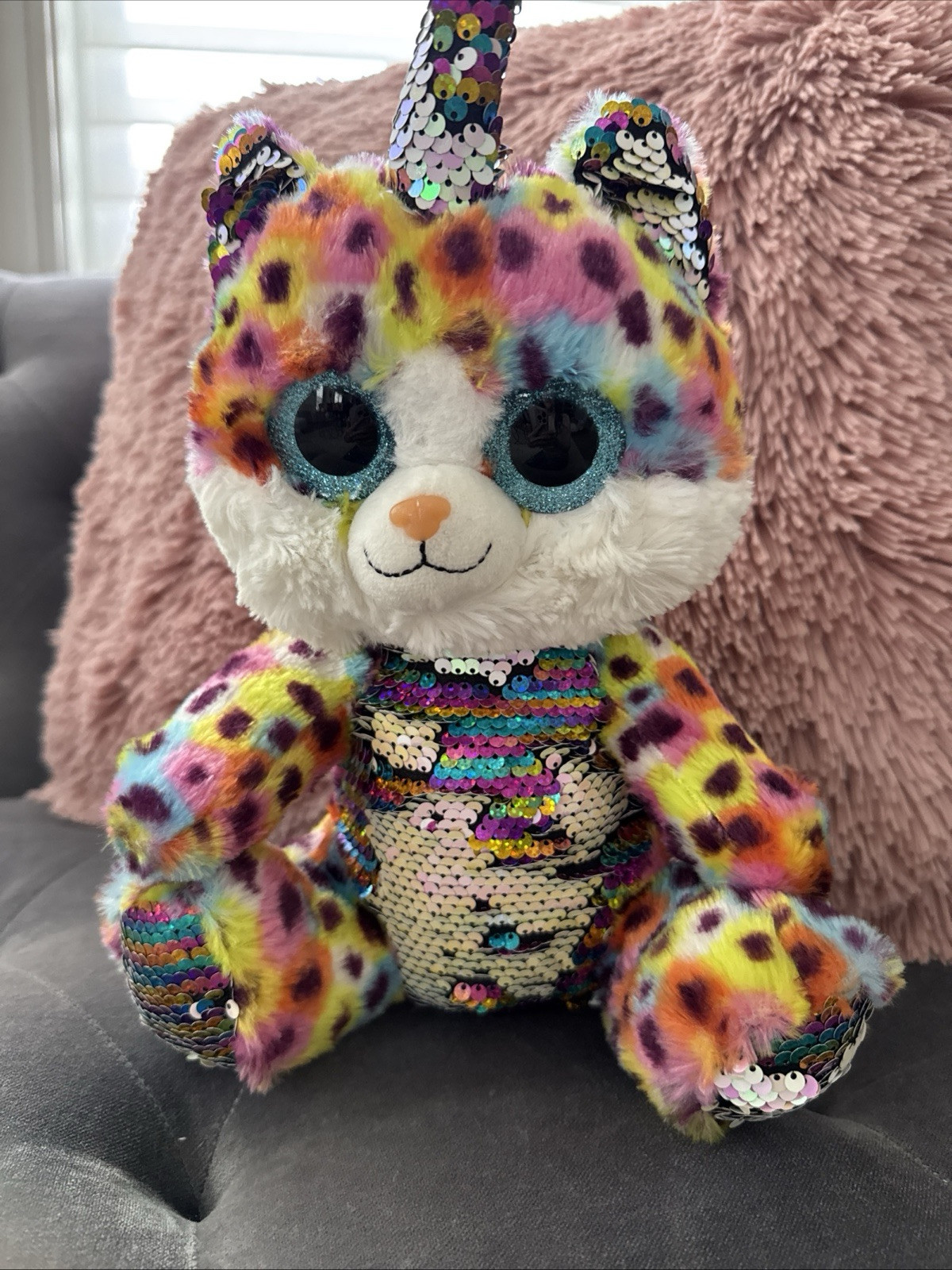 NEW Grin Studios Butterfly Magic Surprise Toy Sphere w/ Unicorm Beanie & Sanrio