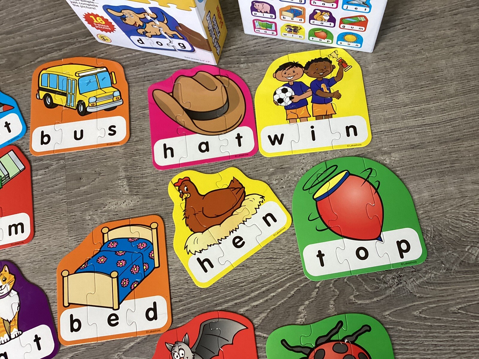 LAKESHORE JJ466 WORD BUILDING PUZZLES 3 LETTER 16 PUZZLE Complete Center Game