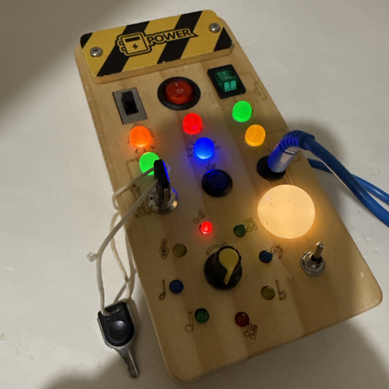 Wooden Busy Board Toy – Switches & Lights Montessori STEM Play 4-6y