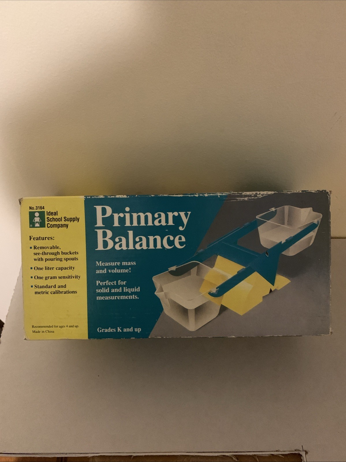 1993 Ideal School Supply PRIMARY BALANCE Teaching Scale Mass Volume Measurement