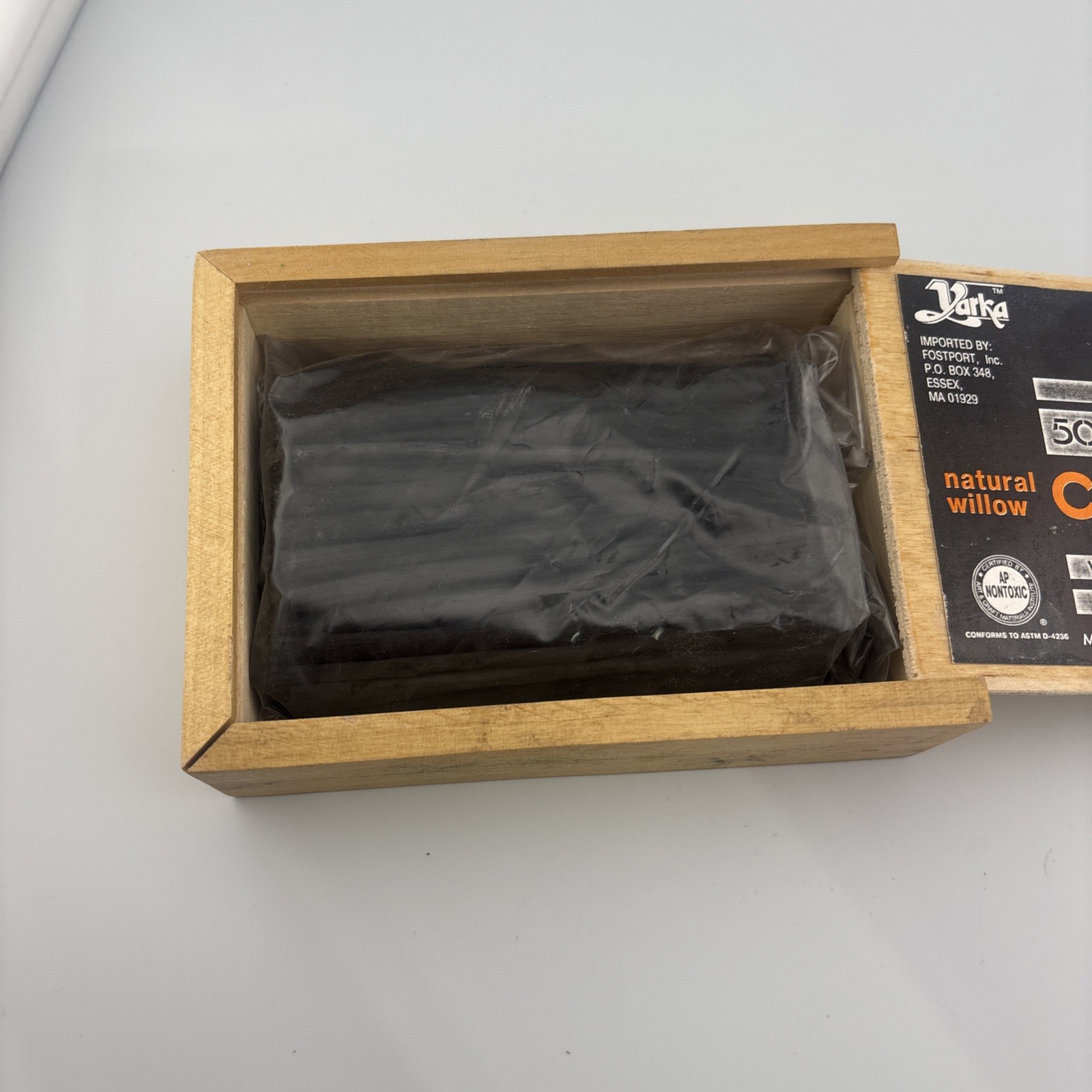 Yarka Willow Medium Soft Thin Round Natural Charcoal Sticks Wood Box used