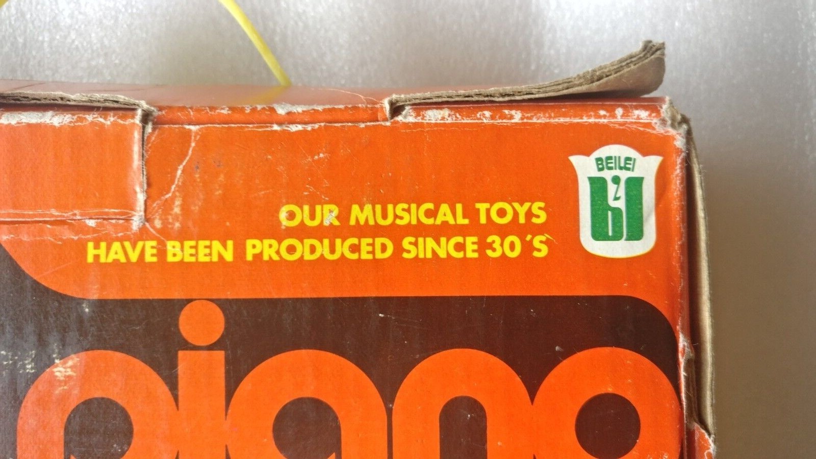 BEILEI Baby Grand Red Piano 12 Key Natural Wood 1950s Musical Instrument Toy New