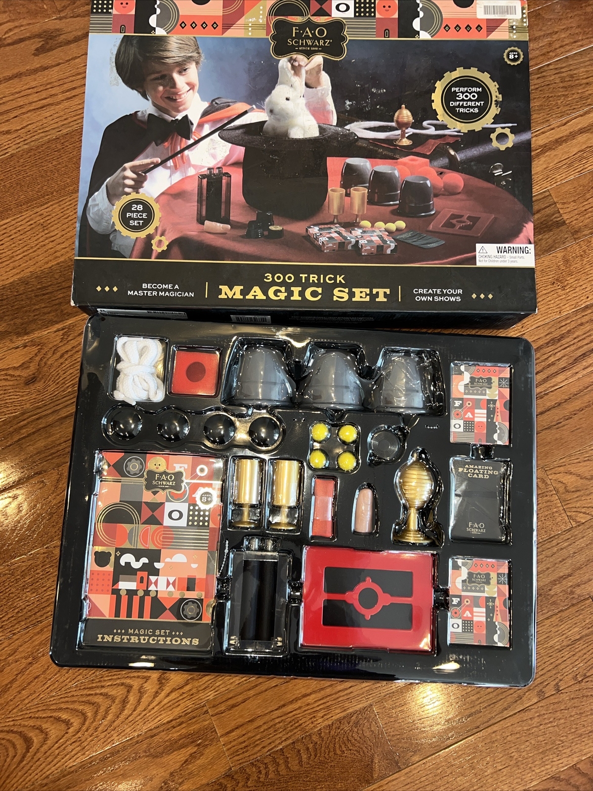 ***NEW OPENED BOX*** FAO Schwarz Ultimate Magic 28 pcs Set with 300 Tricks 🔥